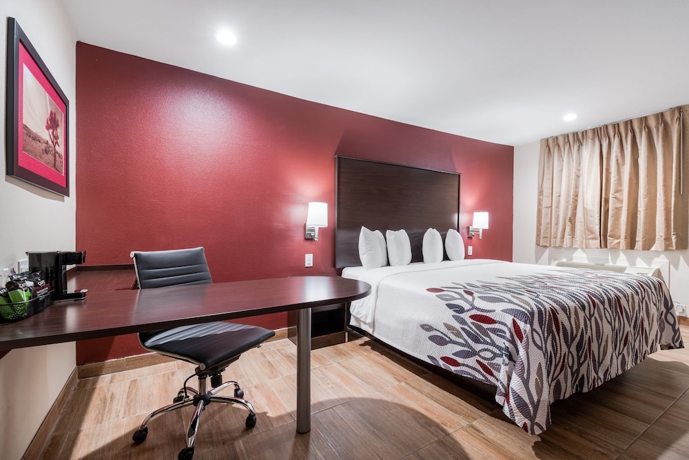 Superior Room, 1 King Bed, Non Smoking - Photo 6