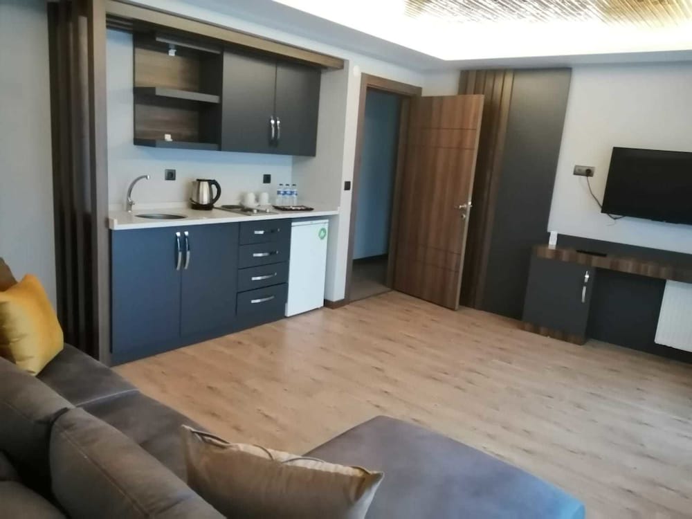 Suite - Photo 6