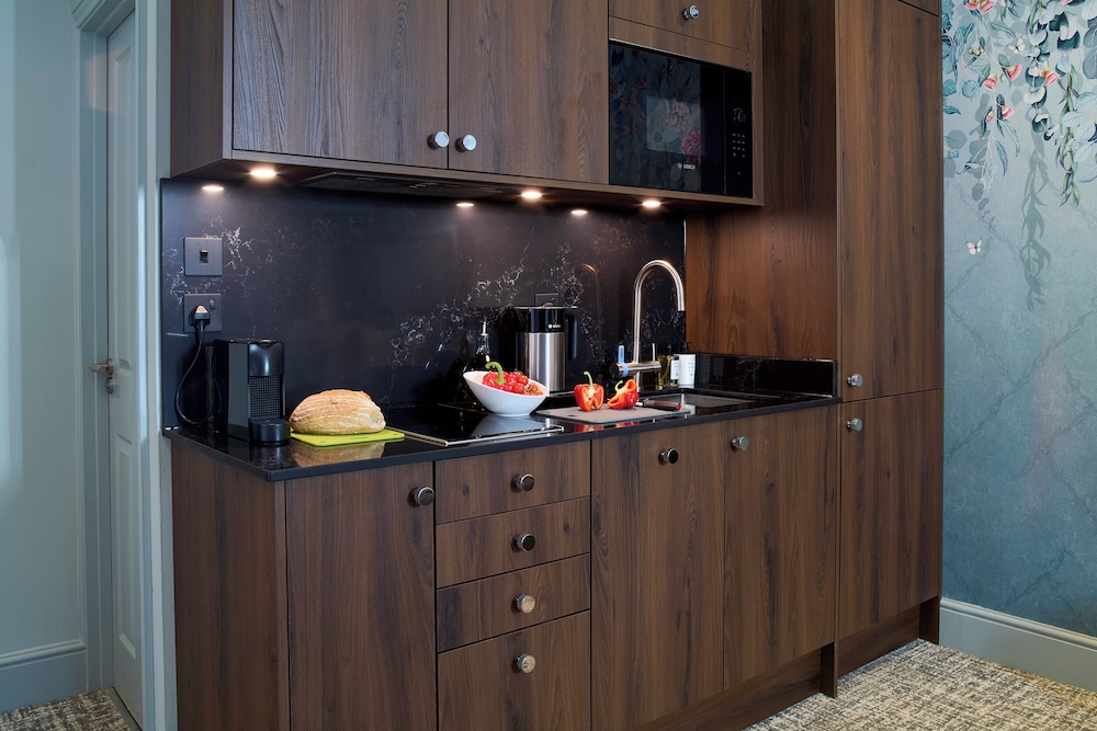 The Residence - Photo 10