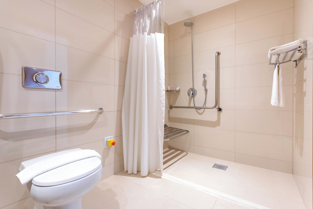 Executive Room, 1 Double Bed, Accessible, Non Smoking (Mobility, Roll-In Shower) - Photo 1