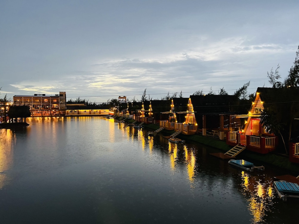 Mekong Riverside photo 1