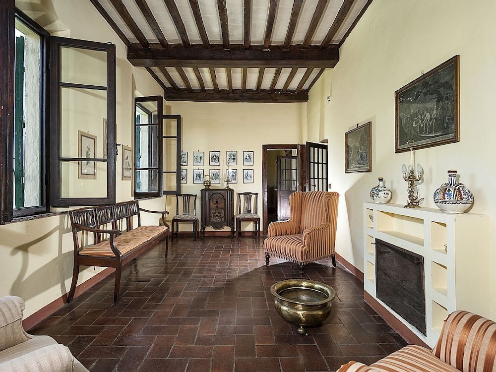 Villa photo 1