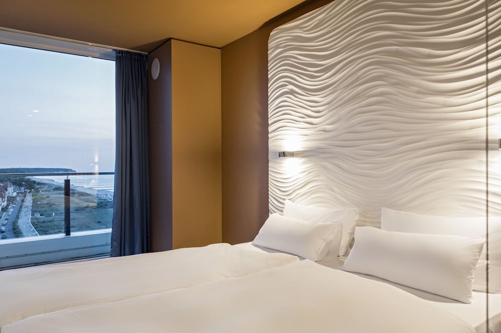Suite lateral sea view with balcony photo 2