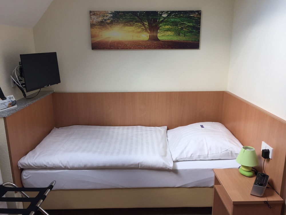 Economy Single Room, 1 Bedroom, Non Smoking photo 1