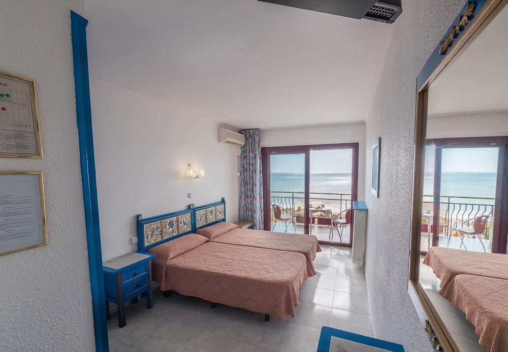 Standard Triple Room, Sea View