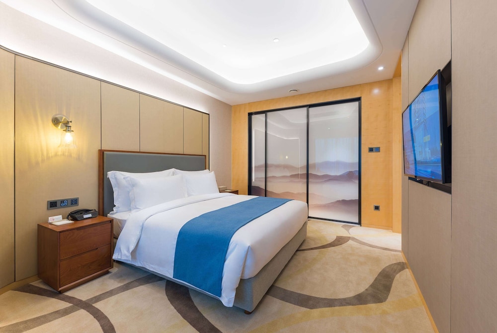 Executive Suite, 1 King Bed, Non Smoking