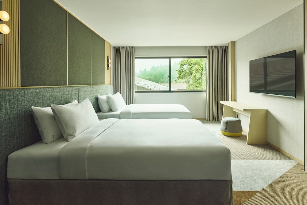 Suite, 2 Bedrooms (Forest View)