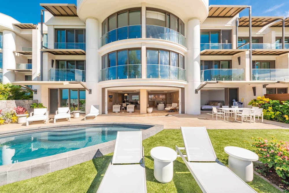 Deluxe Condo, 4 Bedrooms, Balcony, Beach View photo 3