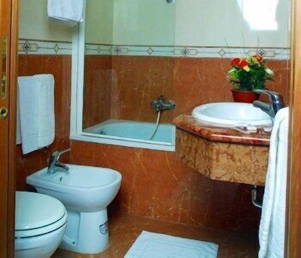 Deluxe Quadruple Room photo 2