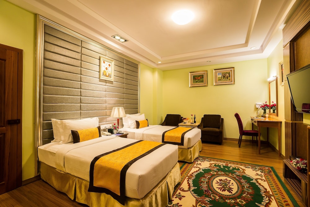 Deluxe Room, 2 Twin Beds, Non Smoking, No Windows photo 2