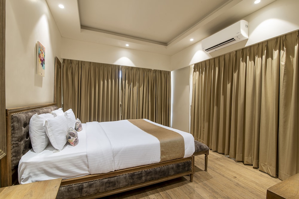 Premier Room