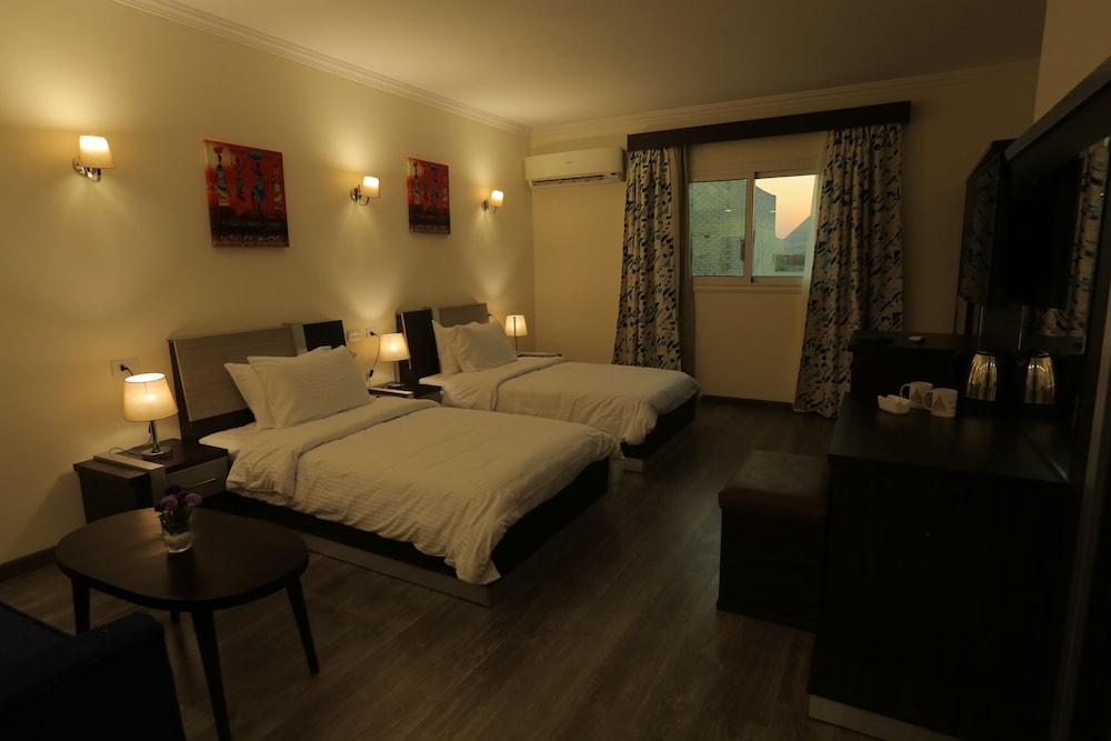 Deluxe Twin Room (Pyramids View) - Photo 4