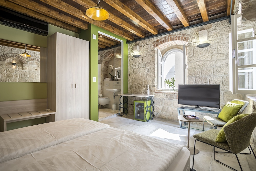 Deluxe Double Room, City View (Terra) photo 3