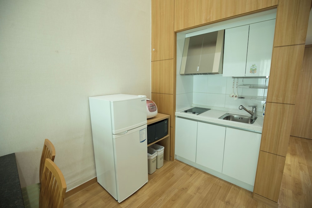 [Tower Condominium] Standard Twin - Photo 4
