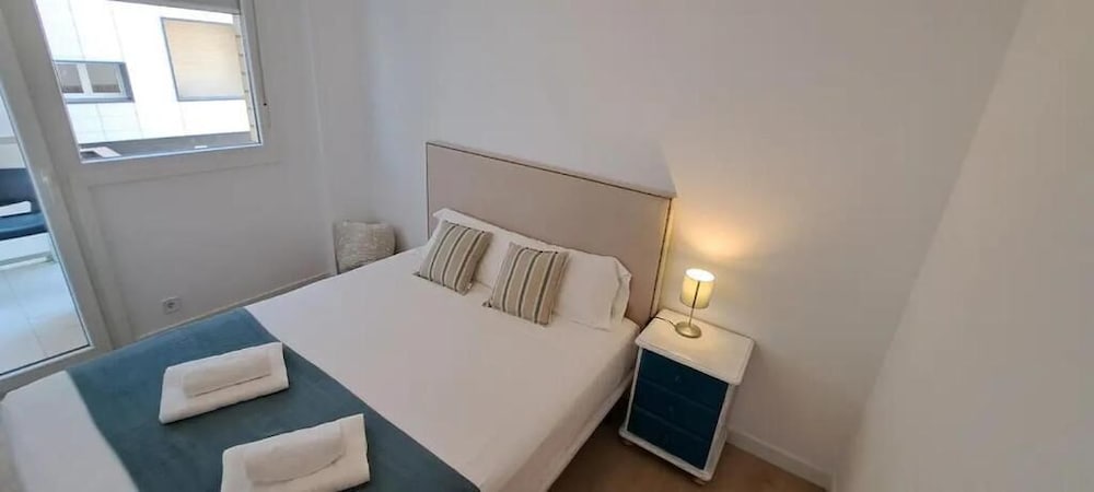 Apartamento Comfort, Balcón, Vista Parcial al Mar