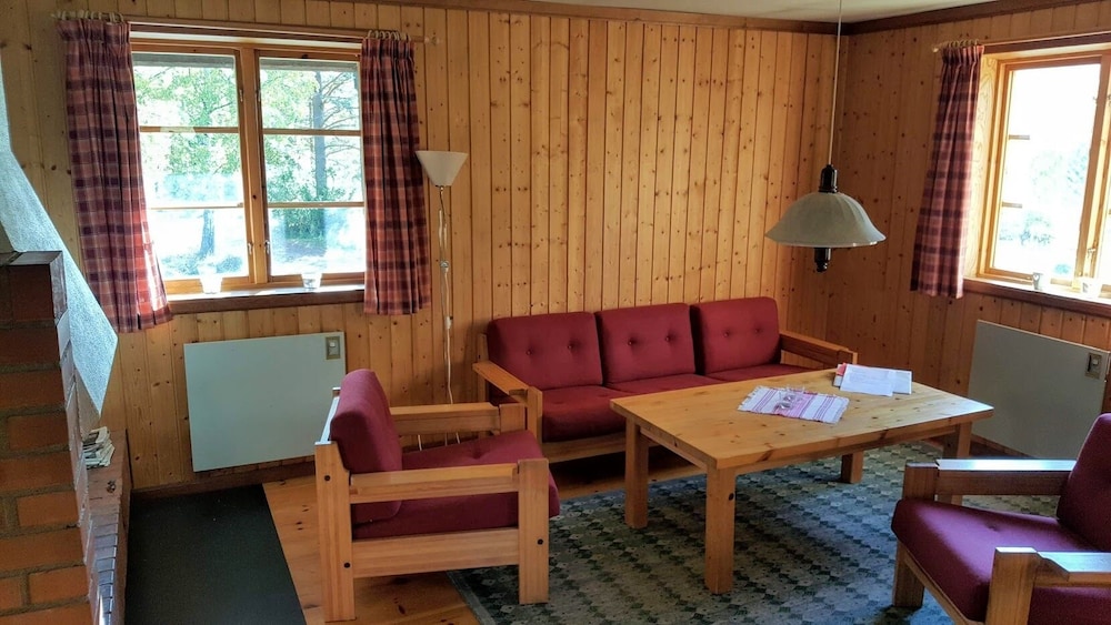 Cabin (Sheets, towels, cleaning not included) photo 1