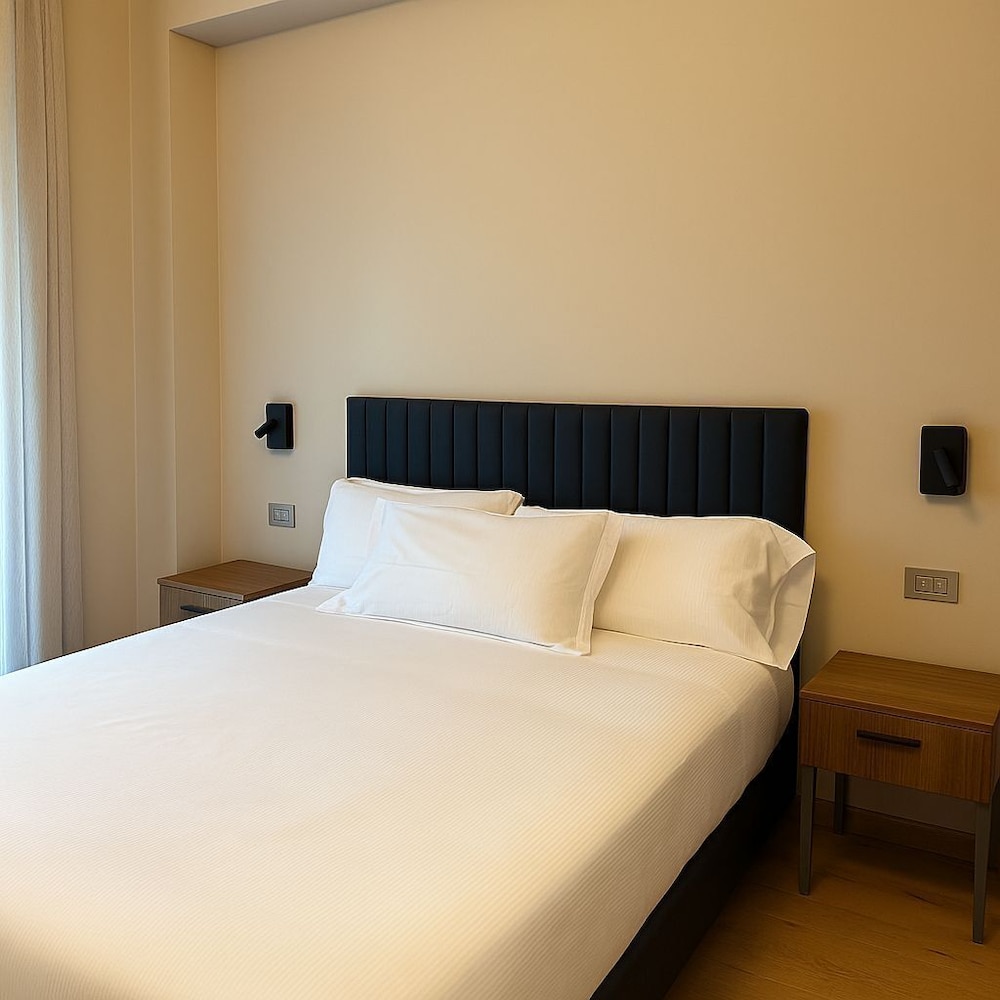 Deluxe Double or Twin Room, Balcony