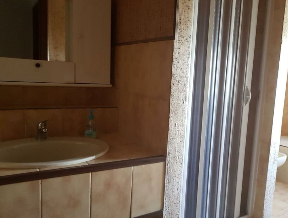 Triple Room, Shared Bathroom photo 2