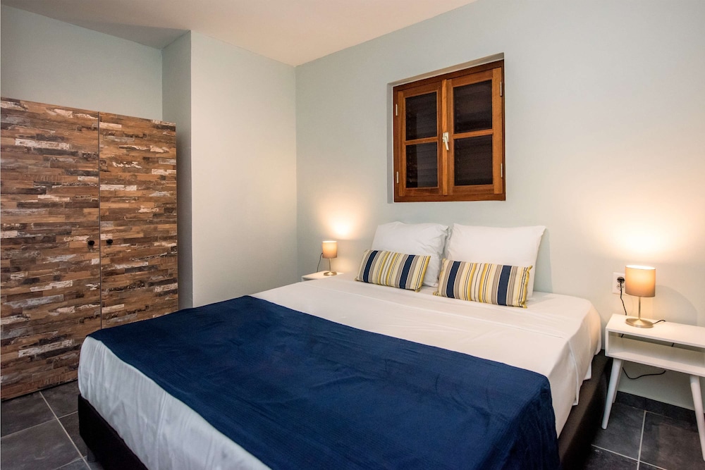 Apartment, 3 Bedrooms - Photo 1