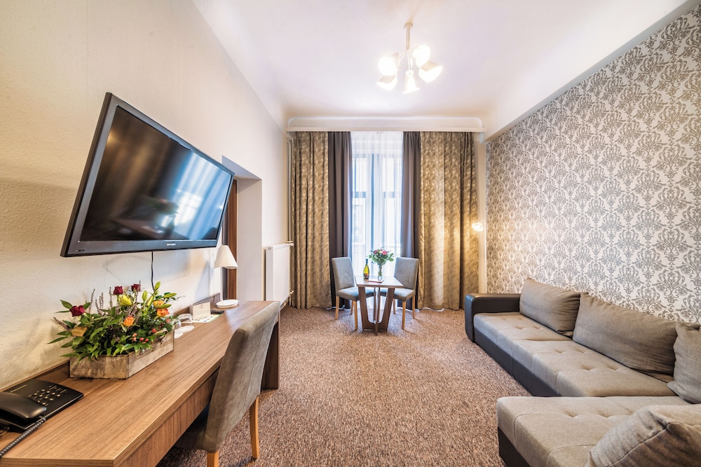 Deluxe Studio Suite, 1 Bedroom, Connecting Rooms