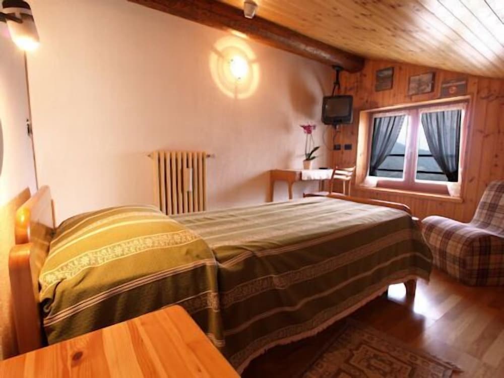 Standard Double or Twin Room, Mountain View photo 3