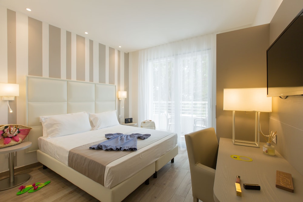 Deluxe Double Room, 1 Double Bed, Non Smoking, Balcony photo 3