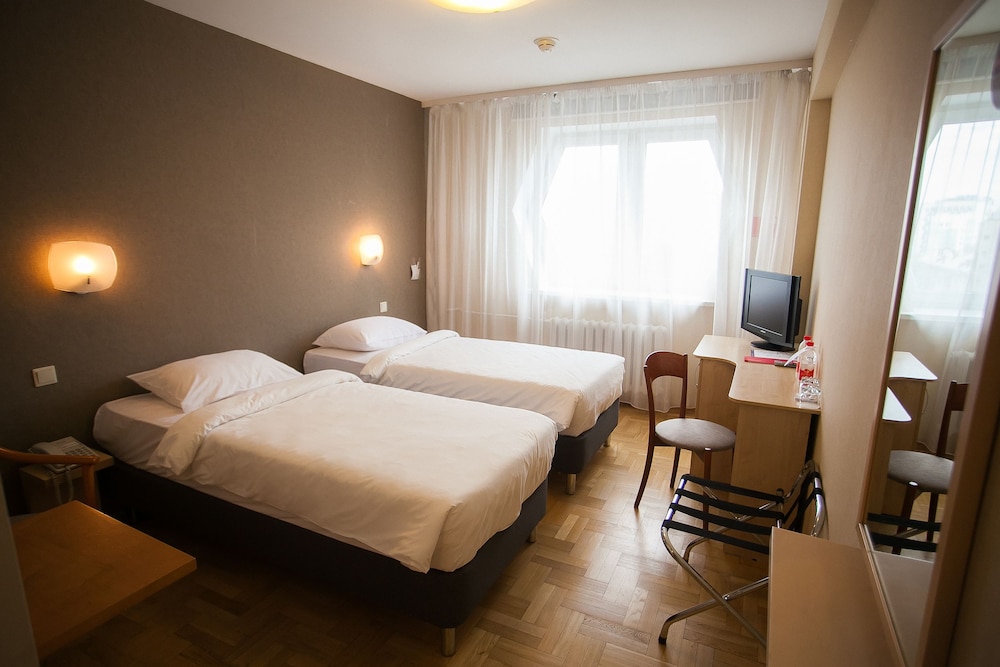 Basic Double or Twin Room photo 2