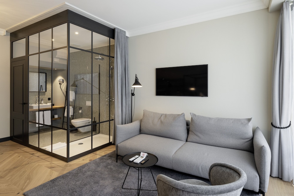 Limmat Suite with river view (Limmathof Baden Hotel & Novum Spa Limmatpromenade 28, CH-5400 Baden) photo 2