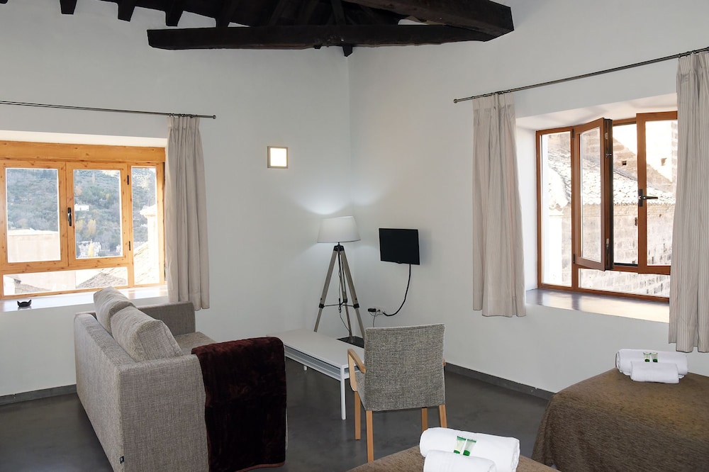 Superior Double Room, 2 Twin Beds photo 3