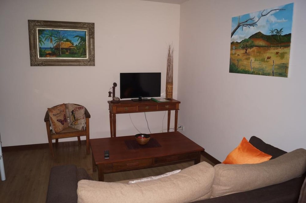 Bungalow (Broussard) photo 3