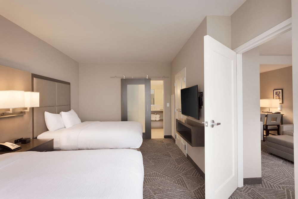 Suite, 2 Queen Beds, Accessible, Non Smoking (Roll-in Shower) photo 1