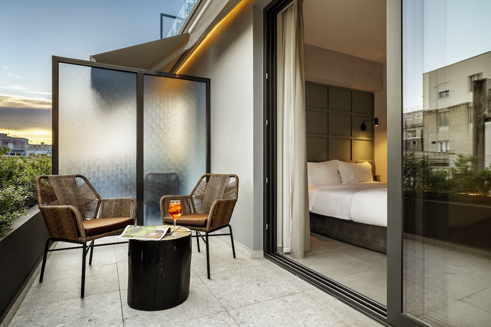 Executive Suite, Balcony