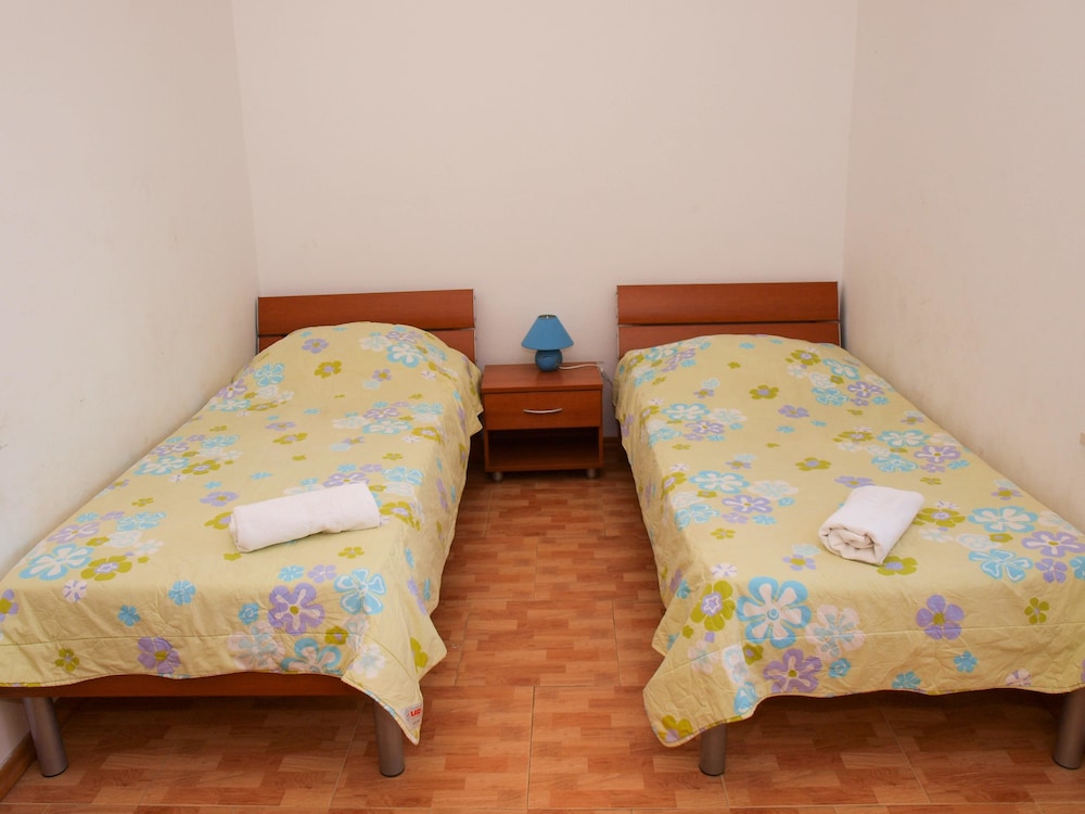 Apartment, Multiple Beds