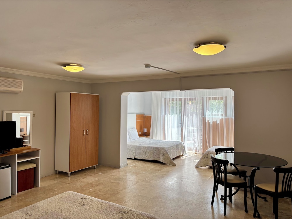 Economy Quadruple Room, 1 Bedroom photo 1
