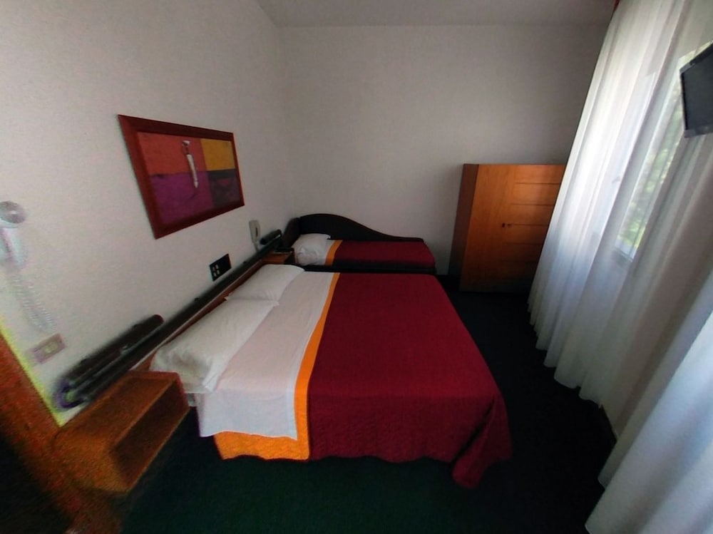 Basic Triple Room