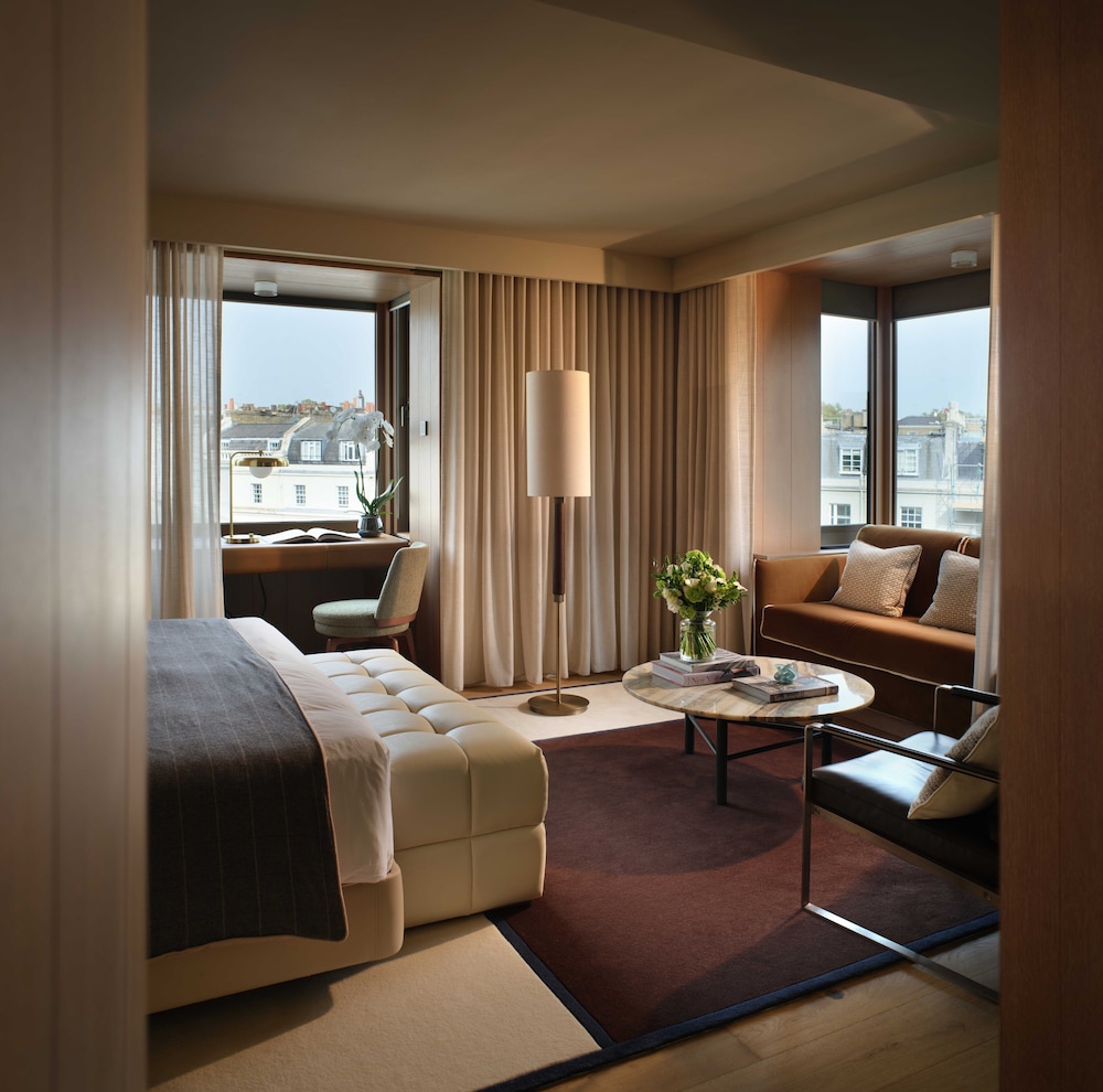 Studio King Suite