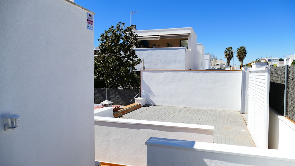 Family House, 4 Bedrooms, Private Pool, Sea View photo 2