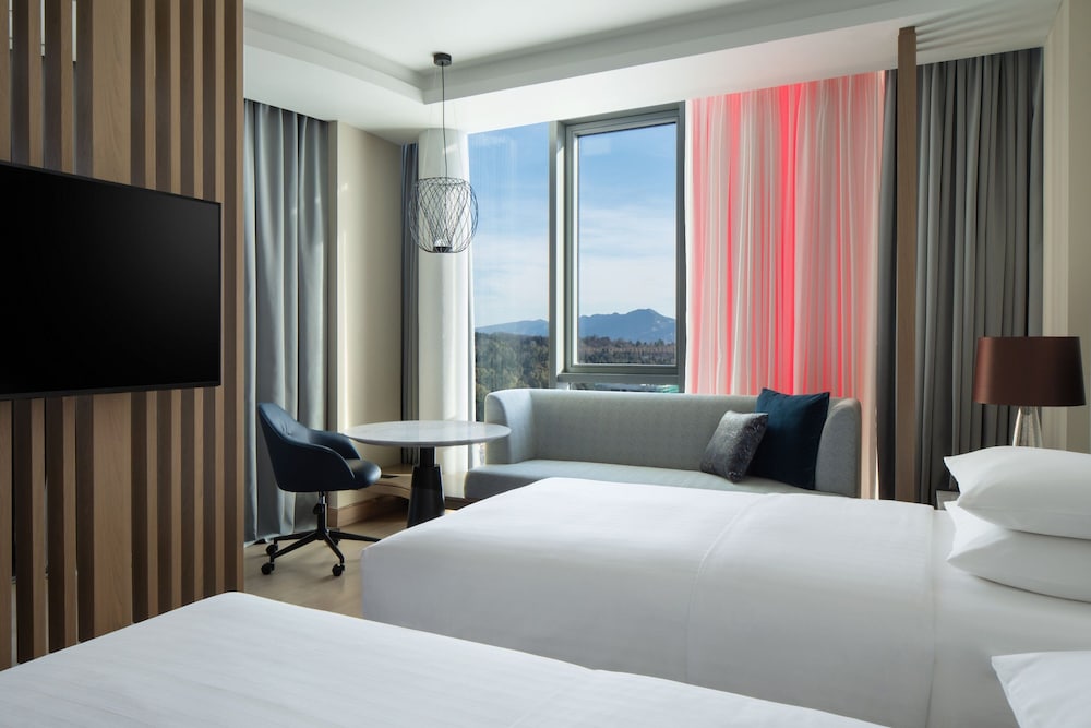 Club Room, 2 Twin Beds photo 3