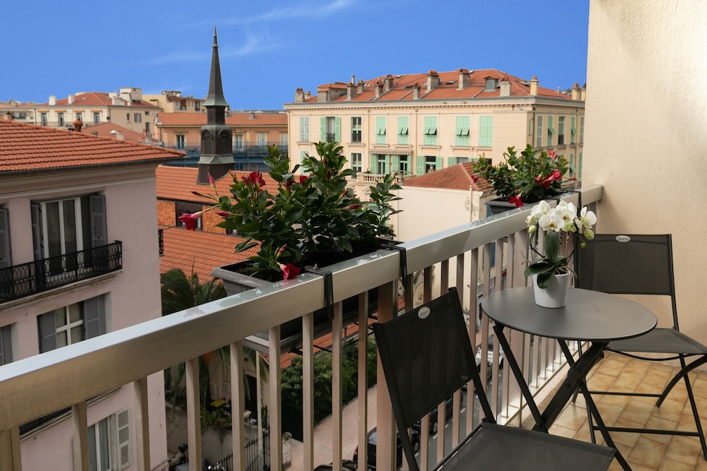 Superior Room, 1 King Bed, Non Smoking, Balcony (Twin bed on request) - Photo 2
