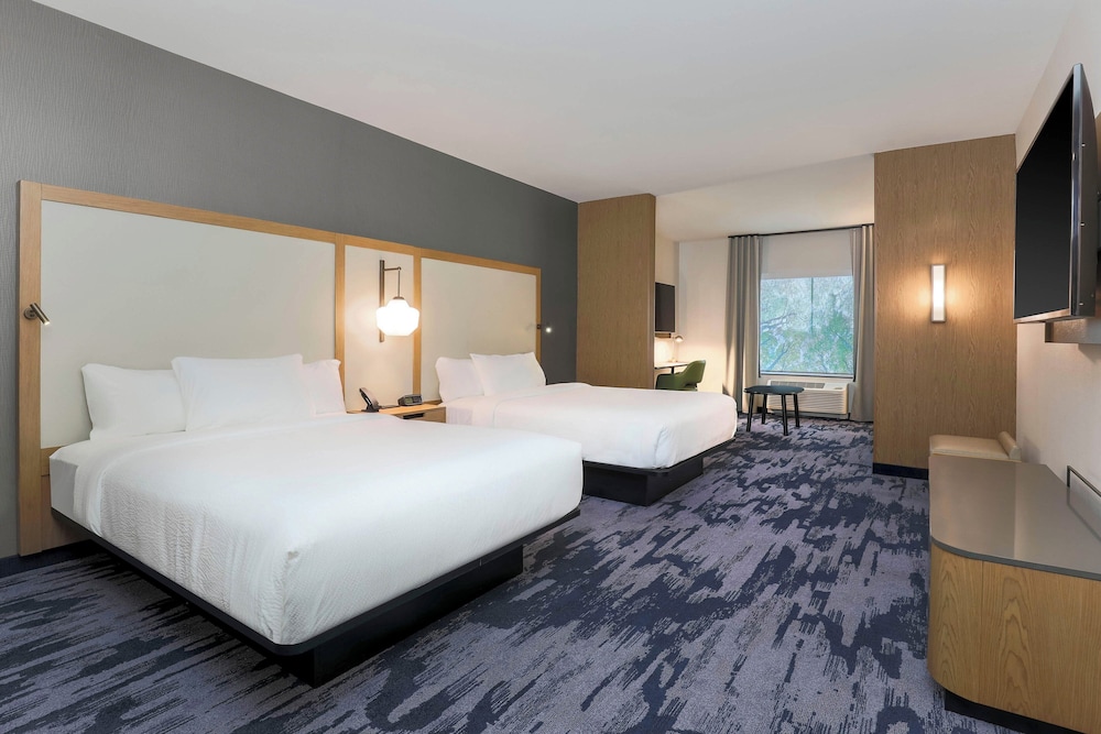 Room, 2 Queen Beds (Mobility Accessible, Roll-In Shower) - Photo 3