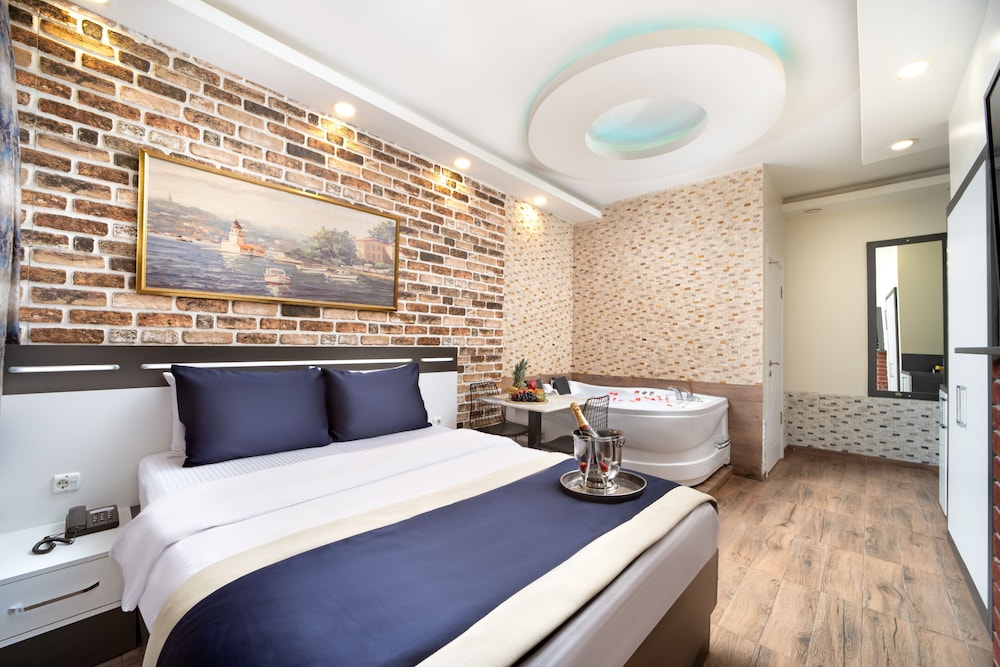 Luxury Studio Suite photo 1