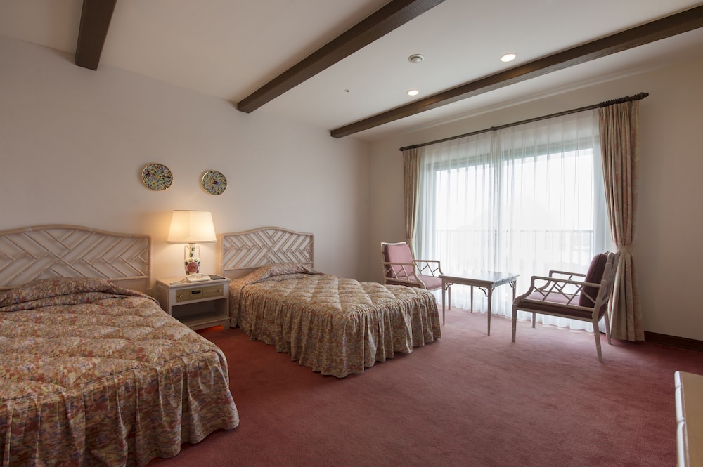Standard Twin Room for 3 Guests, Smoking photo 2