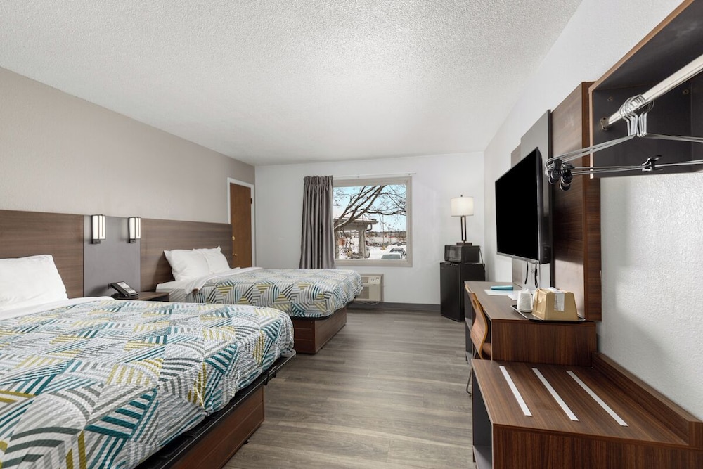 Deluxe Room, 2 Double Beds, Non Smoking, Refrigerator & Microwave - Photo 4