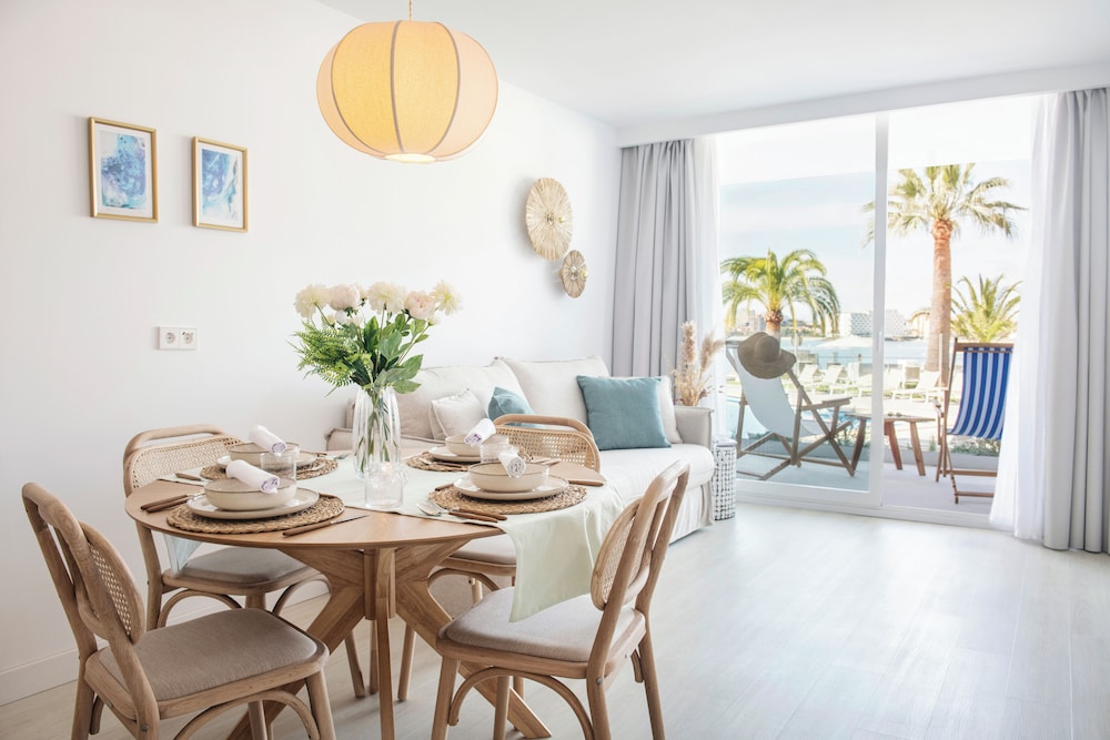 Suite, 2 Bedrooms, Poolside (2+3 children free) thumbnail 5