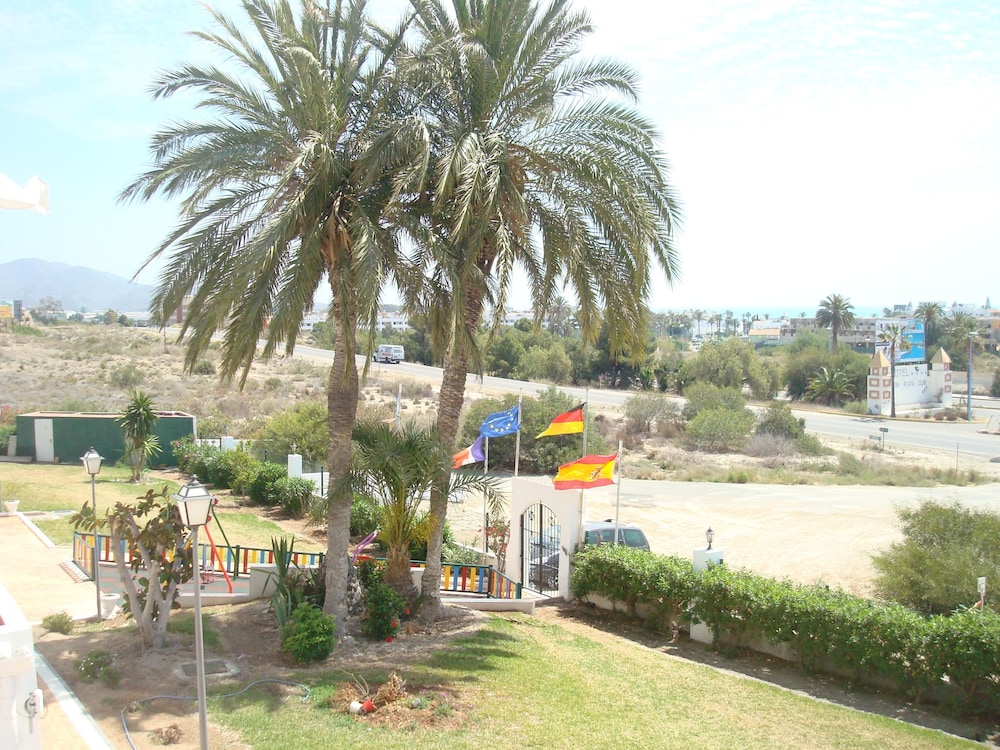 House, 2 Bedrooms, Smoking, Terrace photo 2