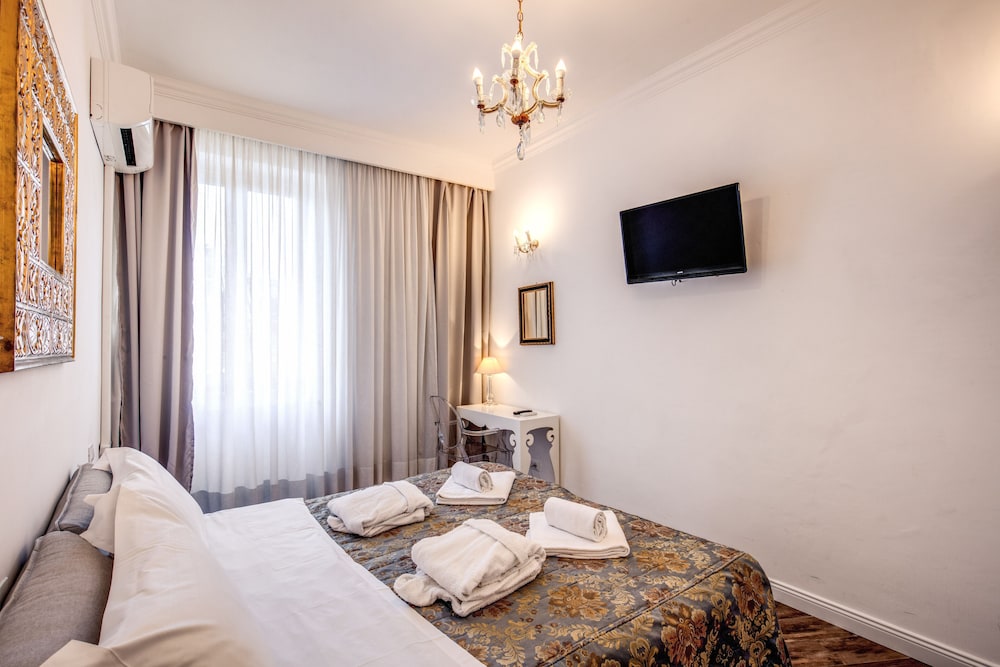 Economy Double or Twin Room with External Bathroom photo 2