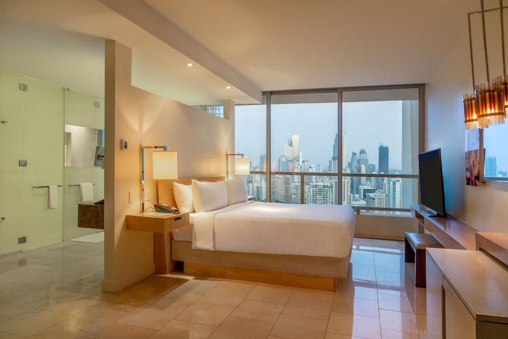 Suite, 1 King Bed, Partial Ocean View - Photo 1
