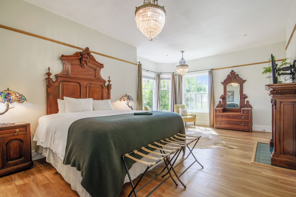 Count Bonzi Suite - Photo 1
