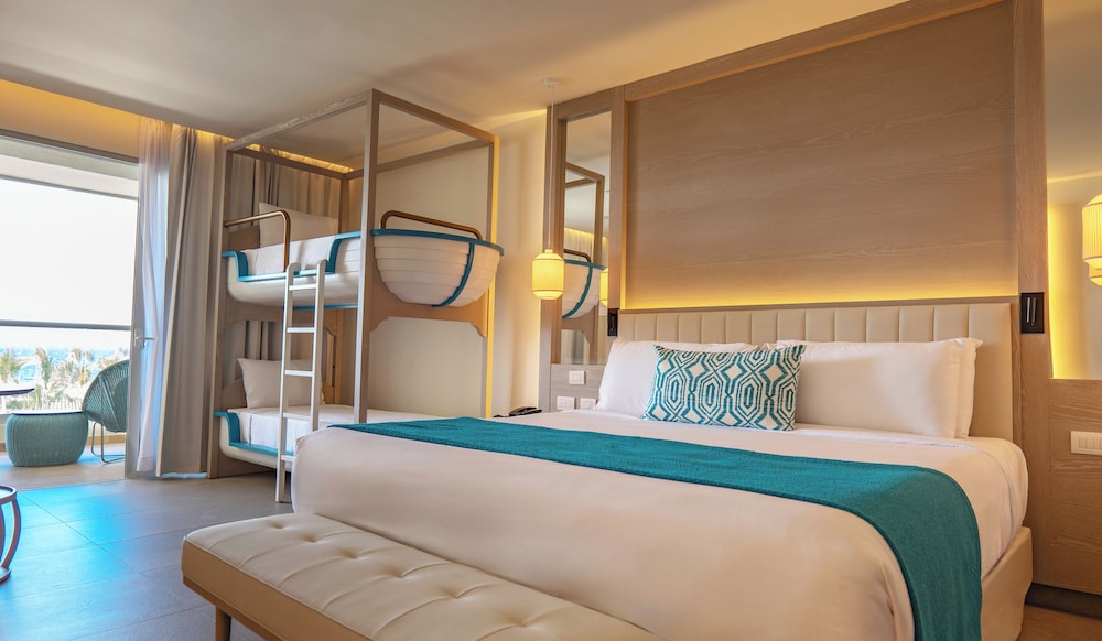 Princess Family Junior Suite with Bunk Beds photo 2