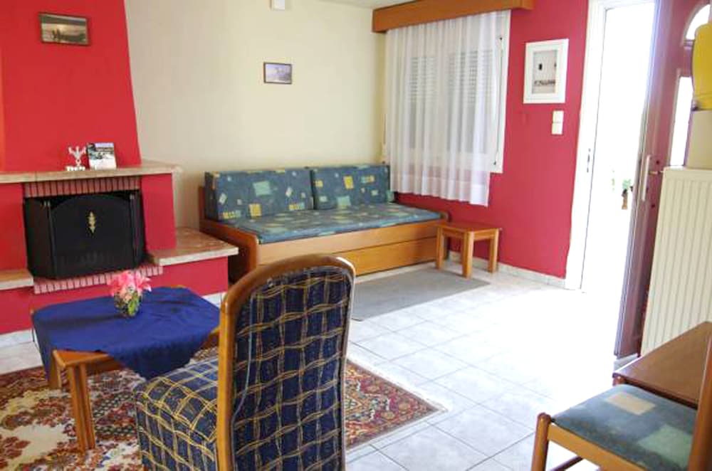 Apartment, 2 Bedrooms, Fireplace photo 1